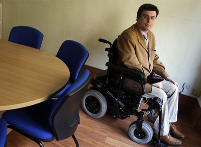 Premio a Javier Font  por ser un ejemplo de superación personal y defensor de los derechos de las personas con discapacidad.