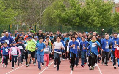 Más de 400 personas corren por el autismo