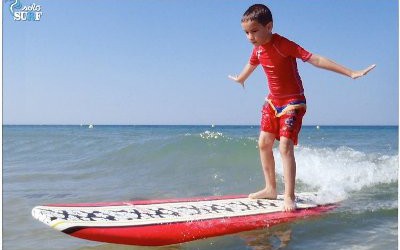 El surf, una actividad pionera para los chavales con autismo