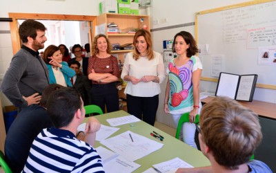 La Presidenta de la Junta de Andalucía visita la Asociación Autismo Sevilla