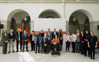 CERMI Comunidad de Madrid entrega a la Comunidad ejemplares de la Constitución en formatos accesibles